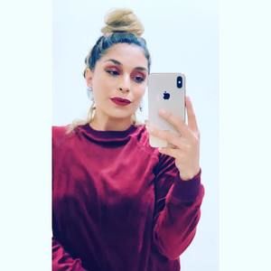 Meet your Posher, Estela